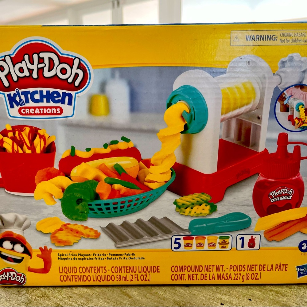Play Doh Kitchen Creator.                               Spiral Fries Play Set